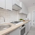 Apartment Modern & Bright Promenada Park Mokotow By Renters