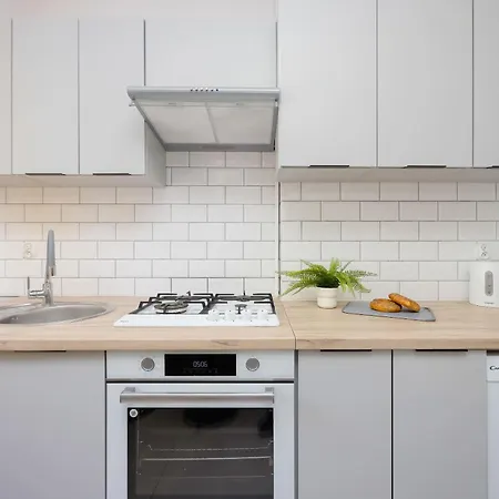 Modern & Bright Promenada Park Mokotow By Renters * ワルシャワ