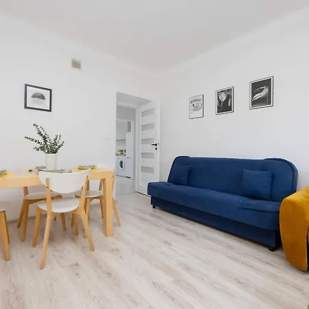 Modern & Bright Promenada Park Mokotow By Renters *