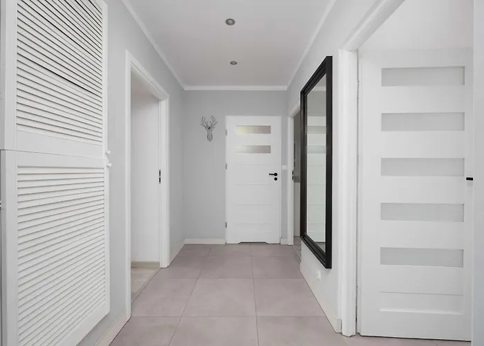 Modern & Bright Promenada Park Mokotow By Renters